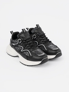 Černé sneakersy dámské s ozdobnými částmi