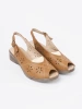 Karamelové ažurové sandály na klínku