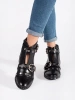 Černé kotníkové boty se zajímavým zdobením