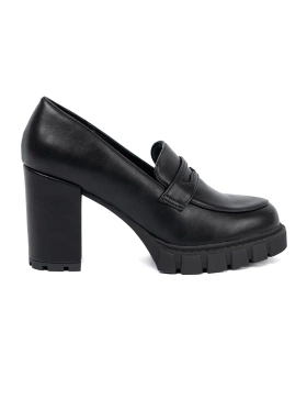 Černé loafersy na sloupku s traperovou podrážkou