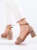 Béžové dámské sandály na hrubém podpatku 