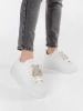 Bílé sneakersy na platformě zdobené medvídkem