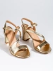 Elegantní dámské sandály na sloupku zlaté