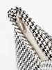 Černobílá kostkovaná plážová taška