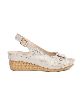 Béžové sandály na nízkém klínku espadrilky